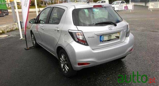 2014' Toyota Yaris 1.0 Vvt-I Trend photo #1