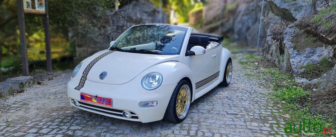 2004' Volkswagen New Beetle photo #1