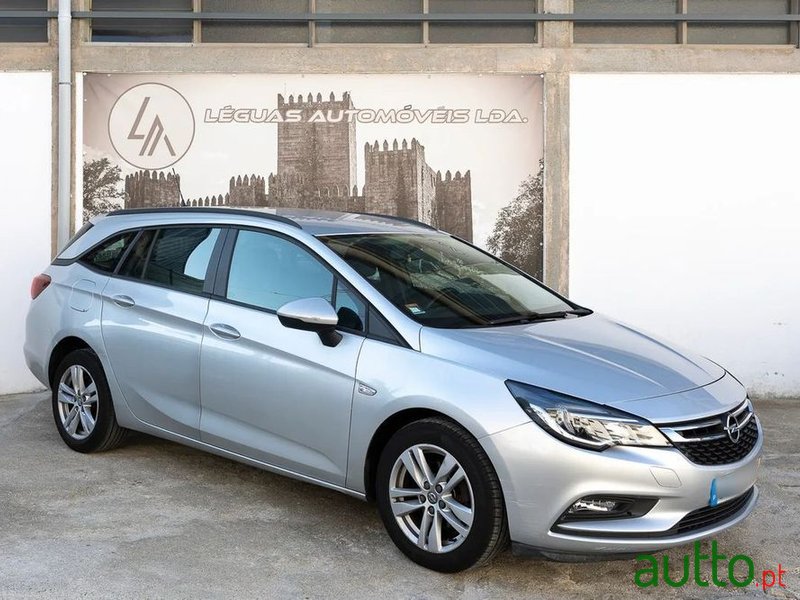 2017' Opel Astra Sports Tourer photo #1