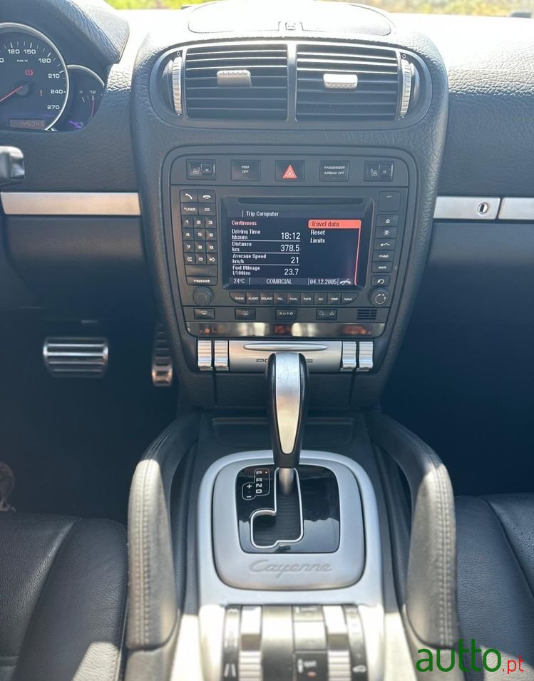 2004' Porsche Cayenne S Tiptronic photo #2