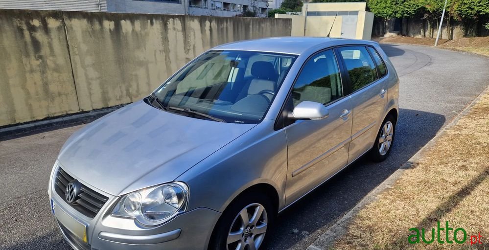 2005' Volkswagen Polo 1.2 Confortline photo #2
