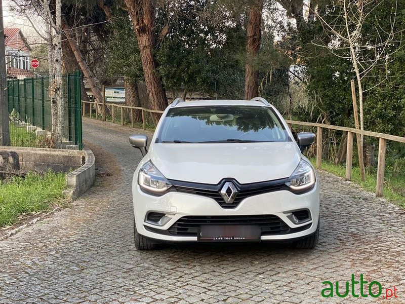 2018' Renault Clio Sport Tourer photo #5