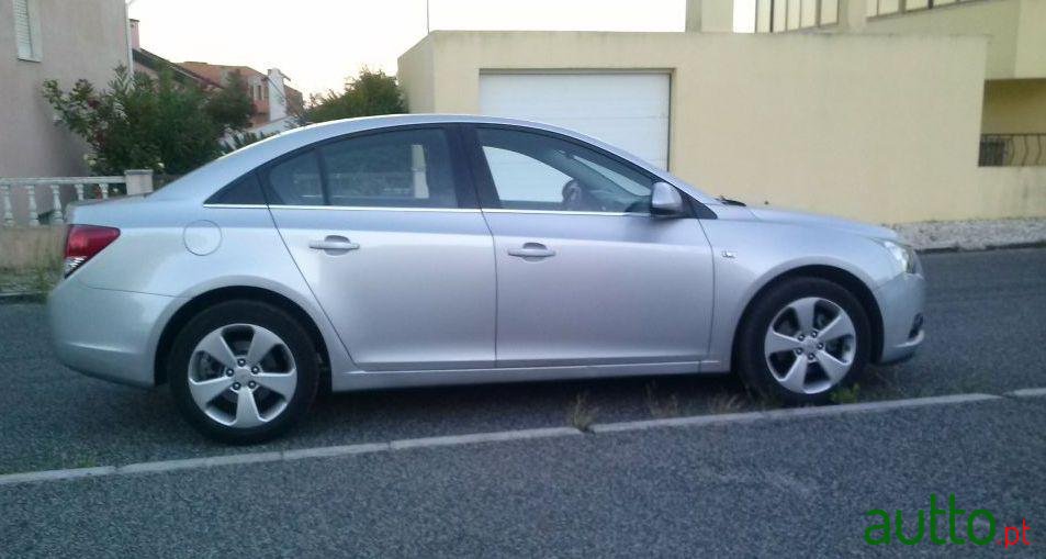 2011' Chevrolet Cruze photo #1