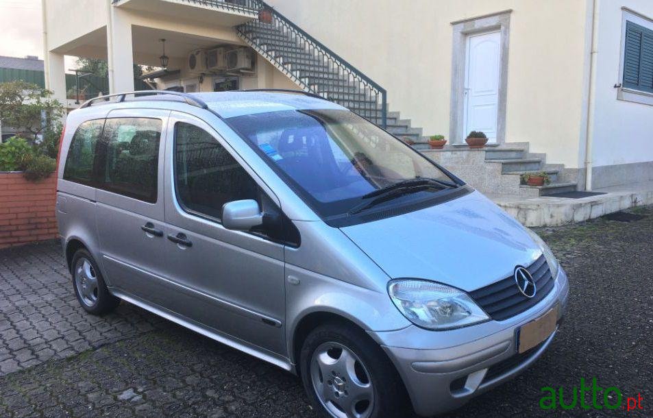 2002' Mercedes-Benz Vaneo 1.7 Cdi photo #2