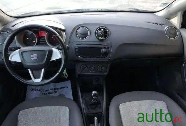 2009' SEAT Ibiza photo #3