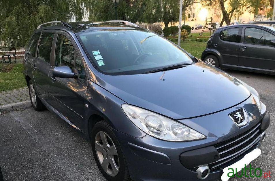 2005' Peugeot 307 Sw photo #2