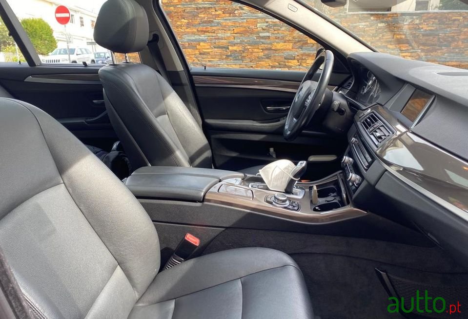 2014' BMW 520 photo #6