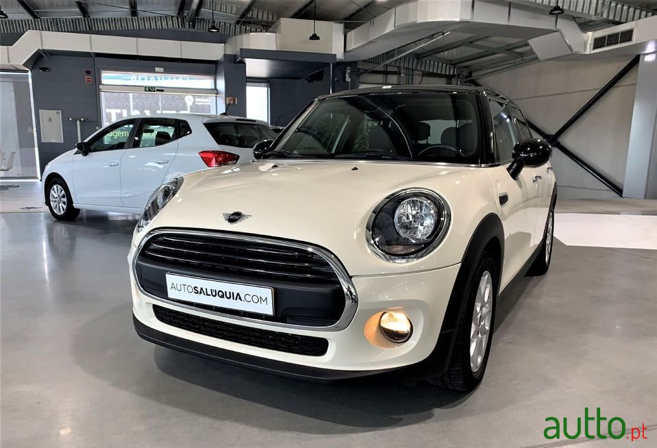 2019' MINI One photo #1