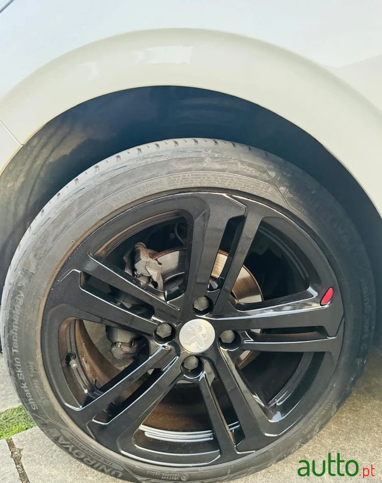 2016' Peugeot 208 photo #6